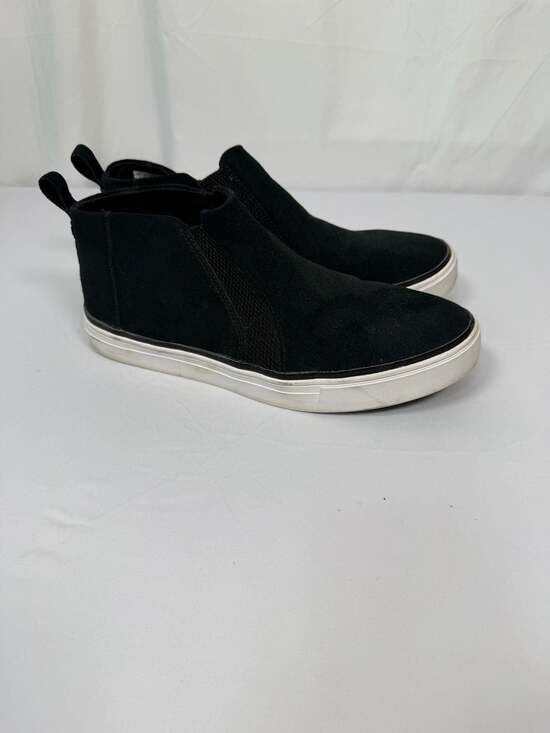 TOMS Other - Toms Men’s Bryce Black Leather Suede Pull On Rounded Toe Low Top Fashion Sneaker